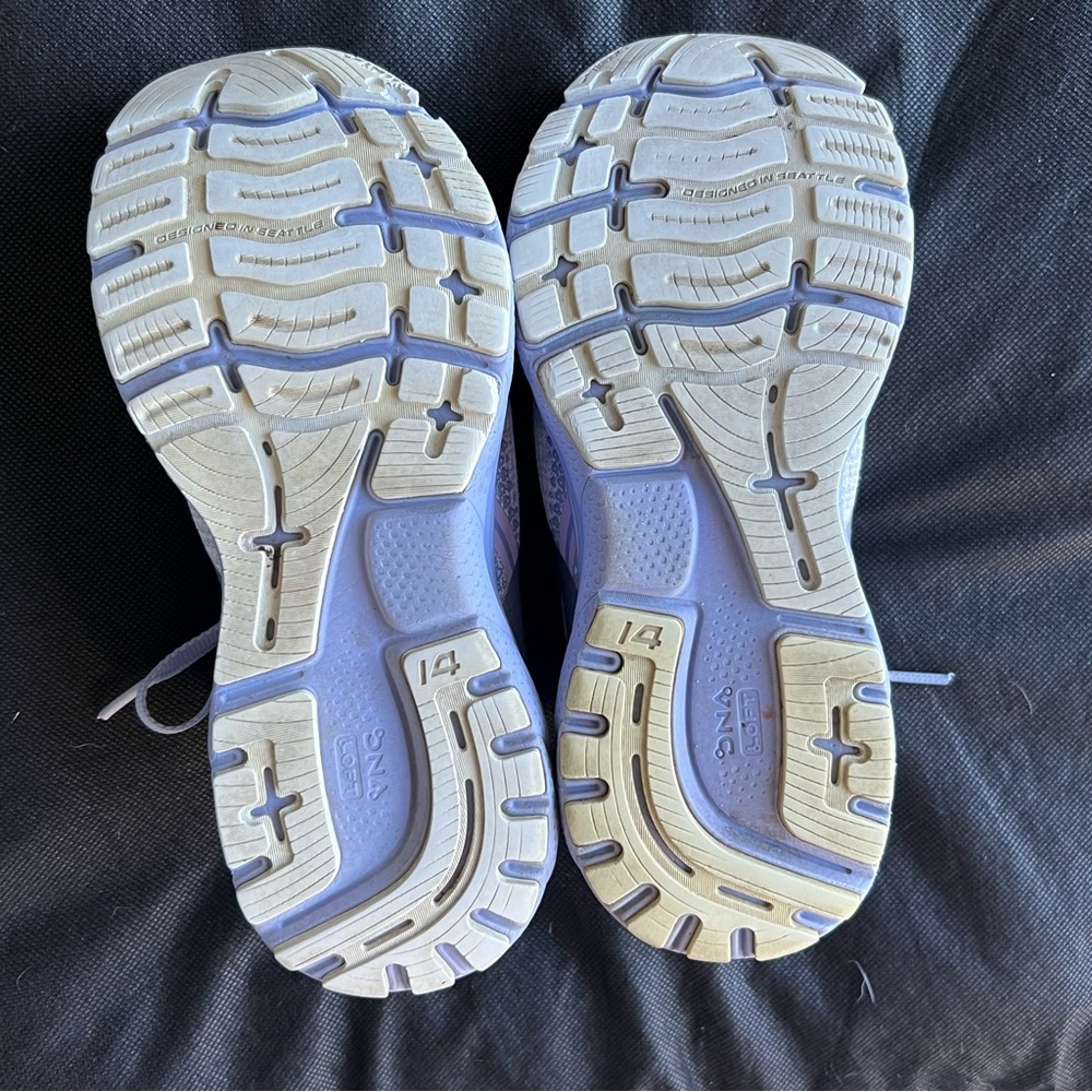 Brooks Ghost Light Purple Athletic Shoes - Picture 5 of 7